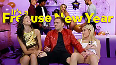 A blowjob in the kitchen quickly gets the attention of Aubry and Chloe, who want to join in on the fun and let Joshua freeuse them, too