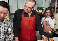 MOFOS Scarlett Page & Scott Trainor in Cooking Show lpi