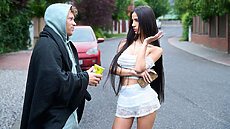New OnlyTars Porn Video Kama Oxi - Homeless In A Sports Car Catches Gold Digger Latest Only Tarts Porn Scene