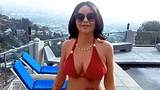MOFOS Rachele Richey & Gavin Kane Brunette Bangs the Drone-Hunter! || Drone Hunter video