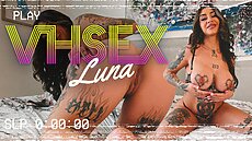 While he waits for his date Luna to arrive, Seth becomes frustrated by her lateness and her lack of communication regarding the delay. When he steps back into his apartment, he is suddenly struck by a feeling of deja vu - Luna is on his bed, the lights are on, the camera is recording, and she is using two toys to masturbate. This situation mirrors a previous date he had with Lana. It is revealed t